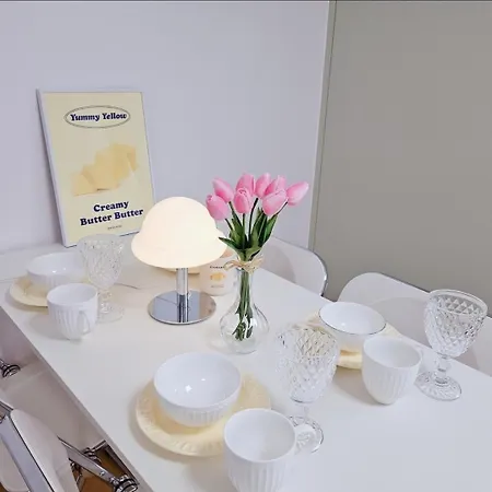 Апартаменты Cream Hongdae